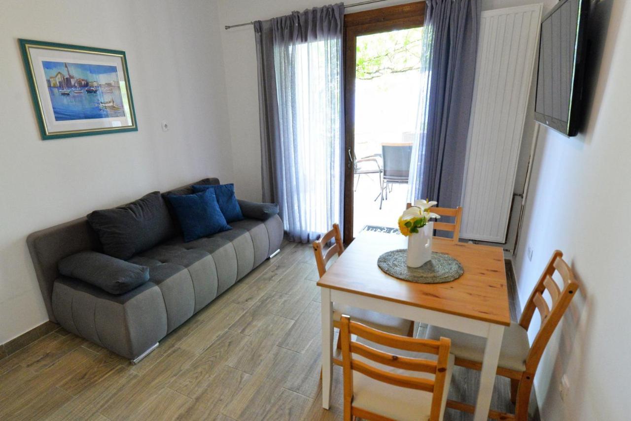 Ferienwohnung Rato Murter Exterior foto